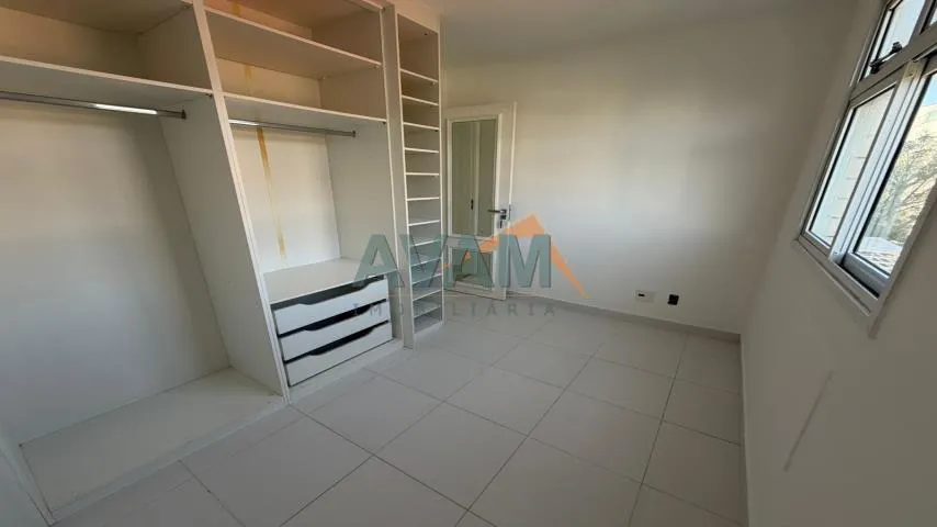 Glass-enclosed balcony in a 3-bedroom apartment, 80 m² — photo 7