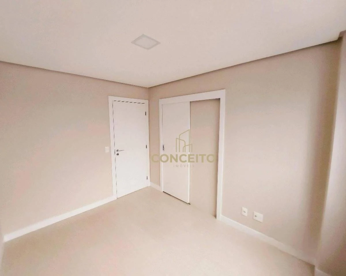3-bedroom apartment in a building with a pool — photo 4