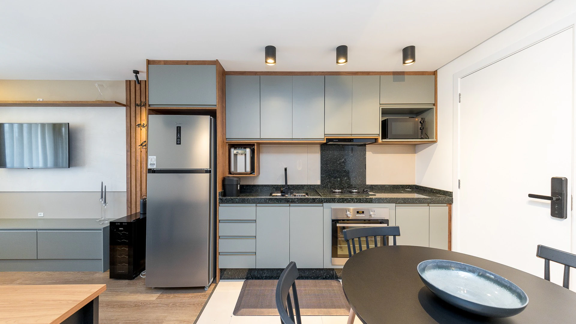 Apartamento mobiliado de 1 quarto com ar-condicionado — photo 2