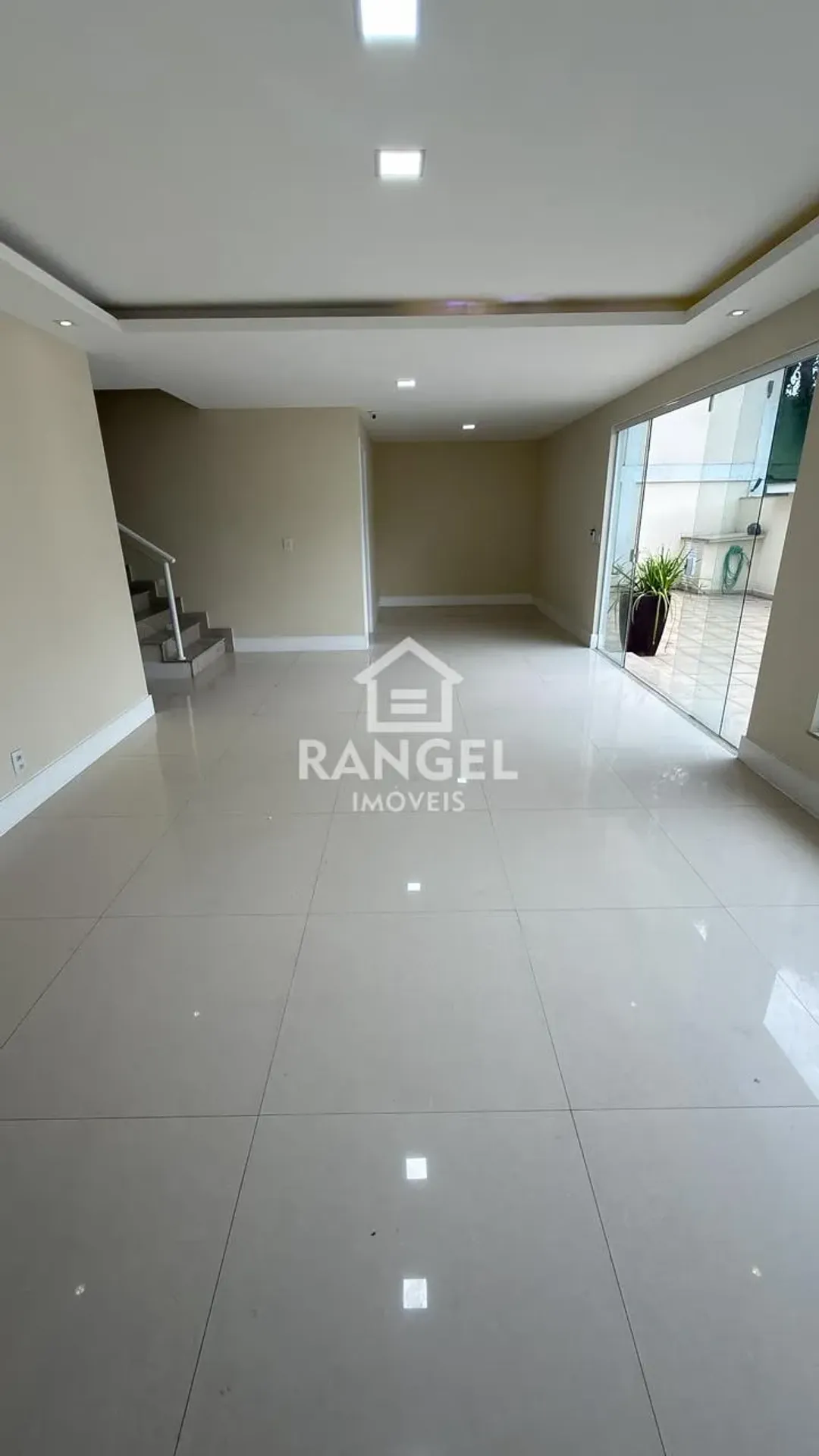 House, 412 m², with a private pool — photo 5