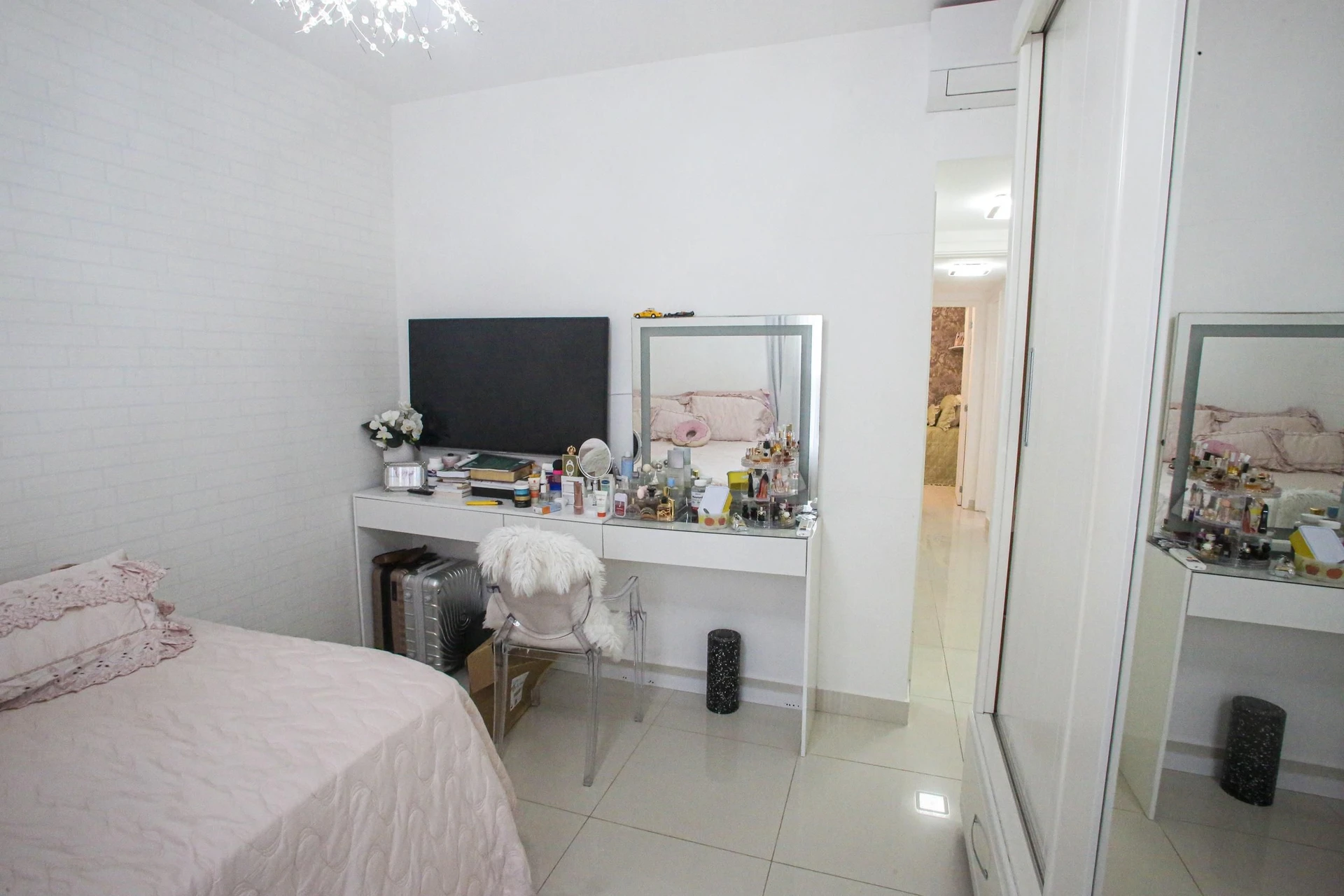 Casa mobiliada com 4 quartos e 4 banheiros no condomínio — photo 26