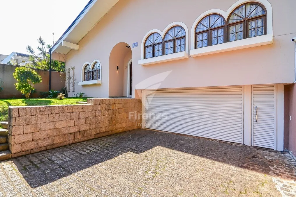 424 m² house with 3 en-suite bedrooms and 4 parking spots — photo 3