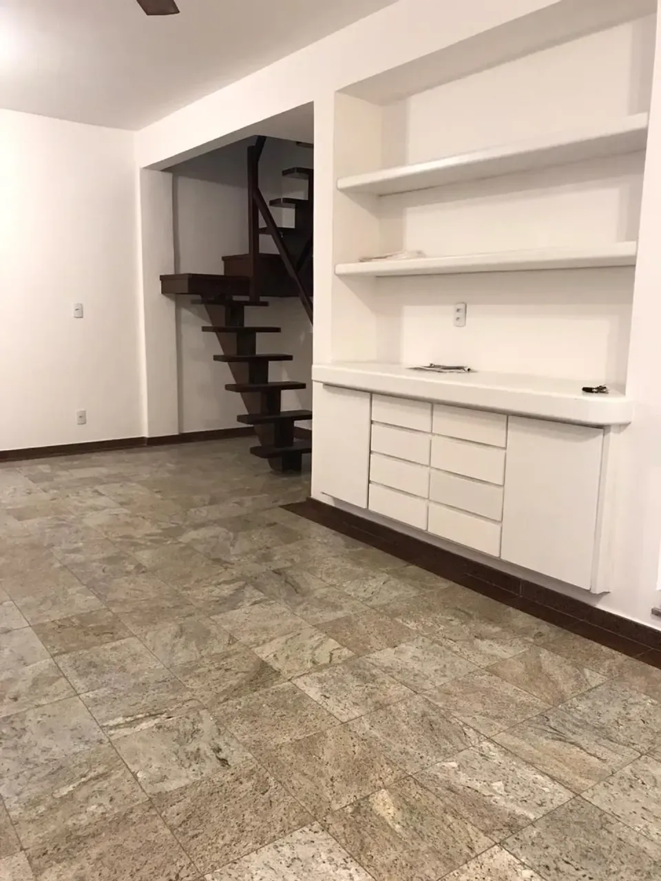 Unfurnished house with 3 bedrooms and 4 bathrooms — photo 7