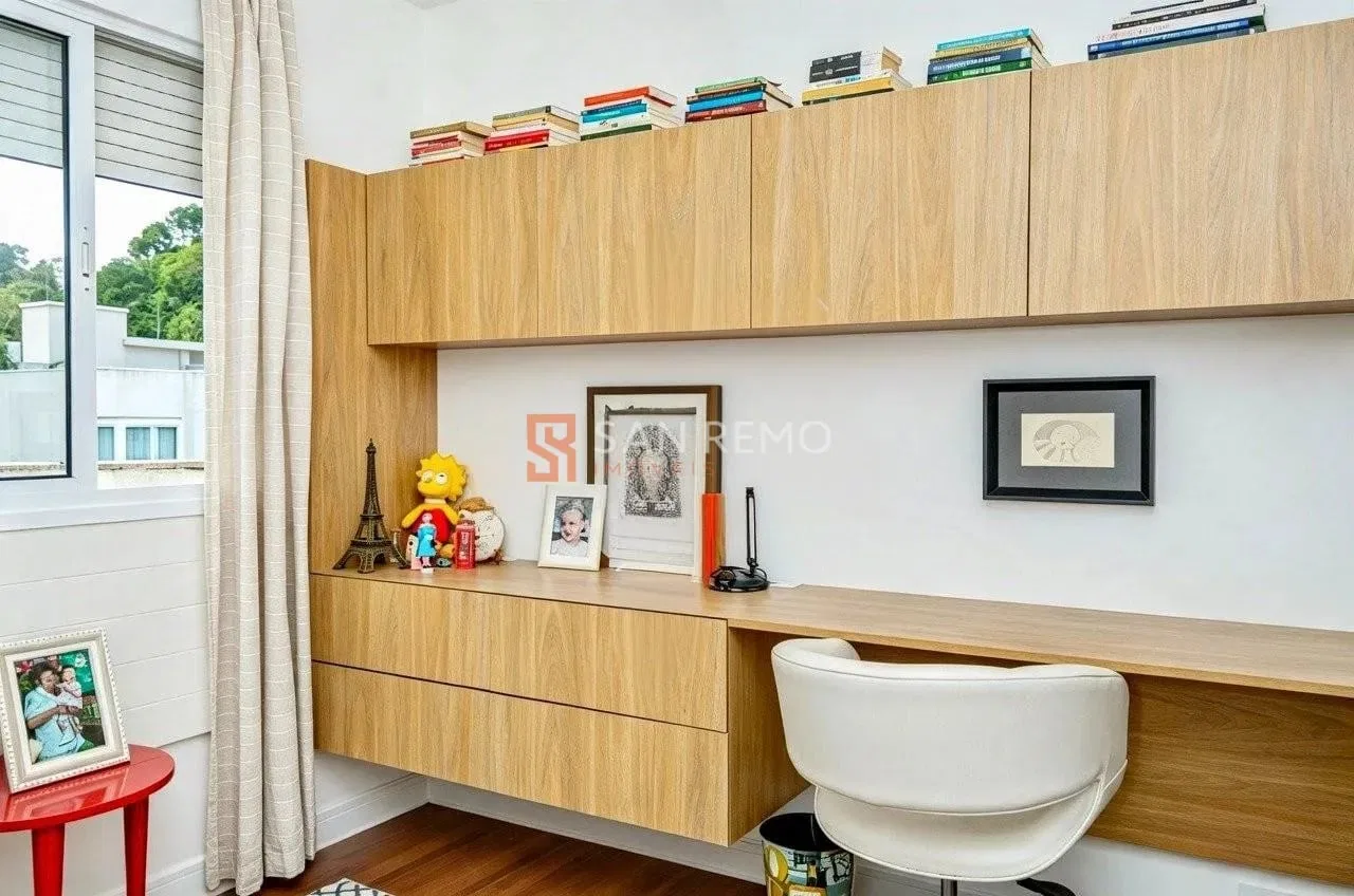 Furnished apartment, 160 m², with a grill on the balcony — photo 22