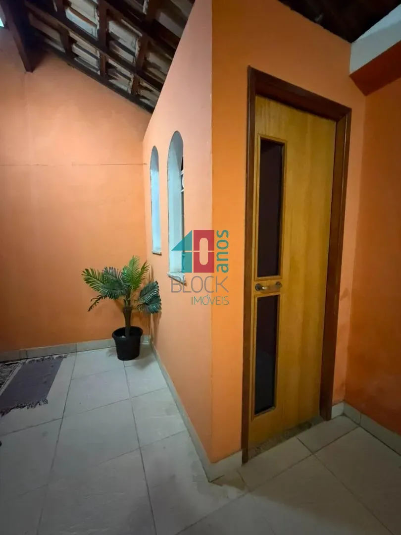 House with shared outdoor pool, 2 bedrooms and 400 m² — photo 40