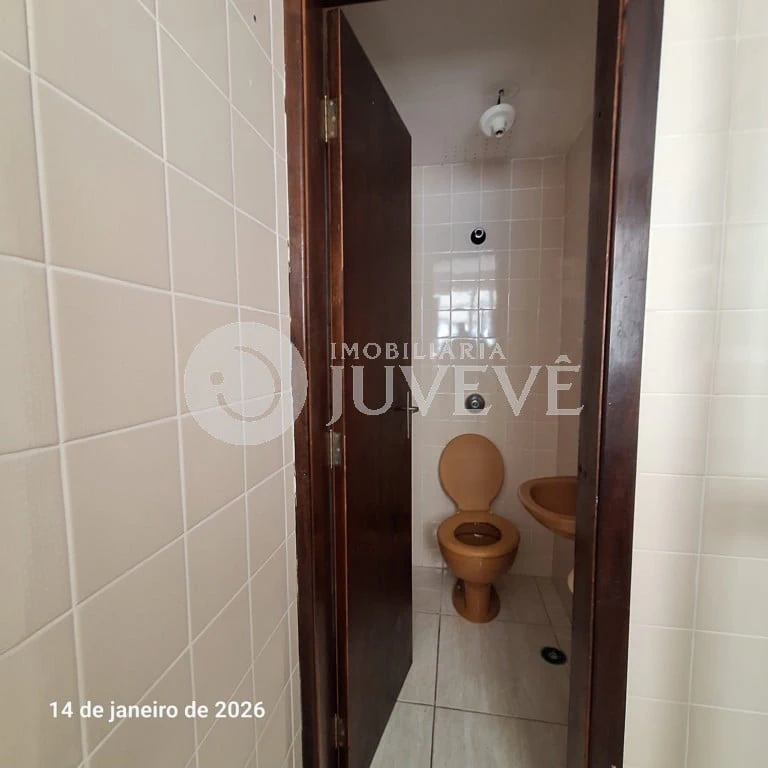Квартира з 2 спальнями та дерев'яною підлогою або ламінатом — photo 6