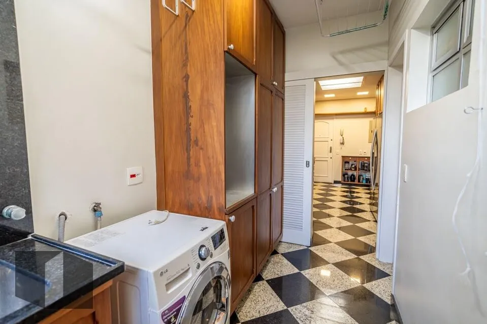 Apartamento com 4 quartos e cozinha fechada a gás — photo 41