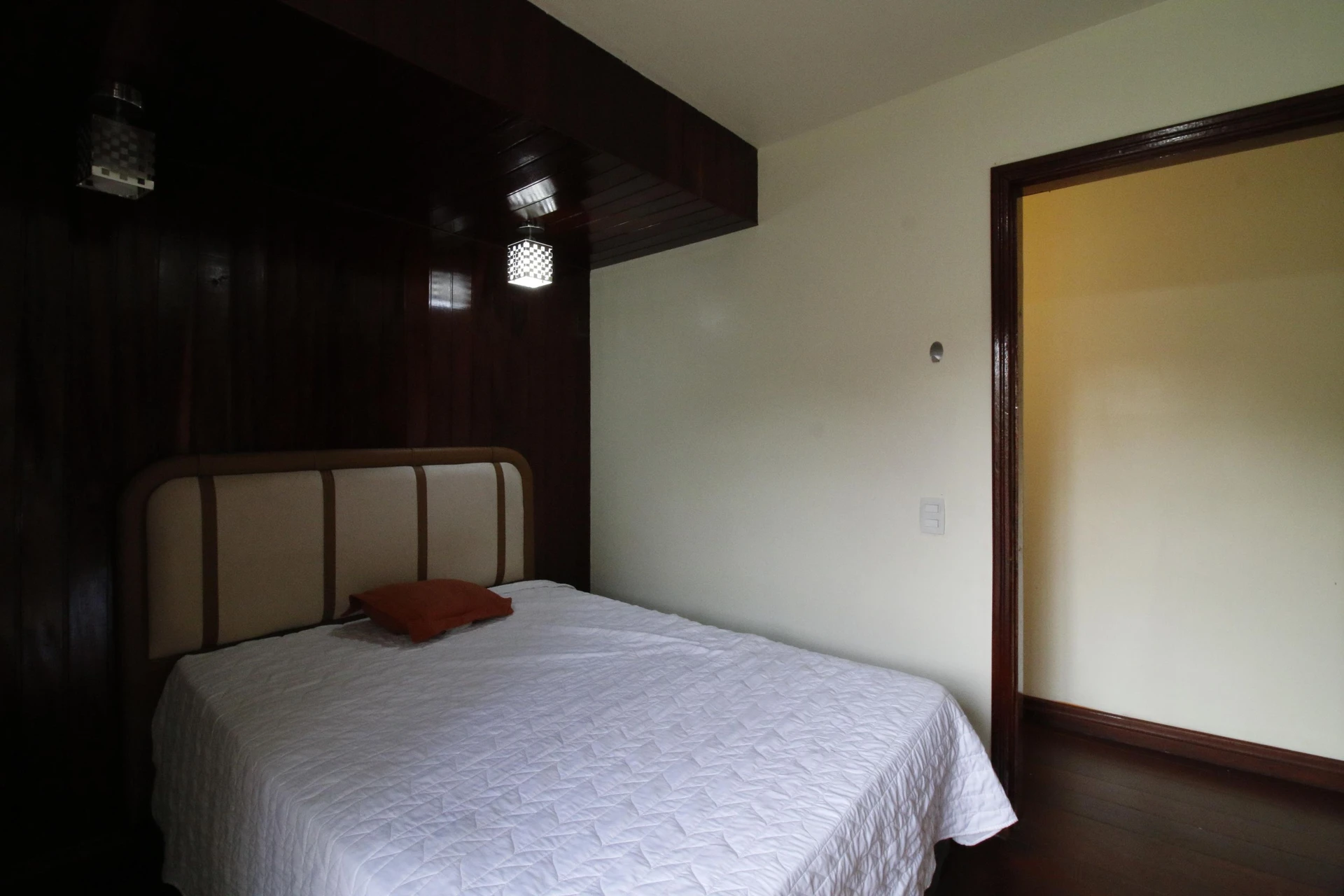Mountain view in a 3-bedroom house, 460 m² — photo 36