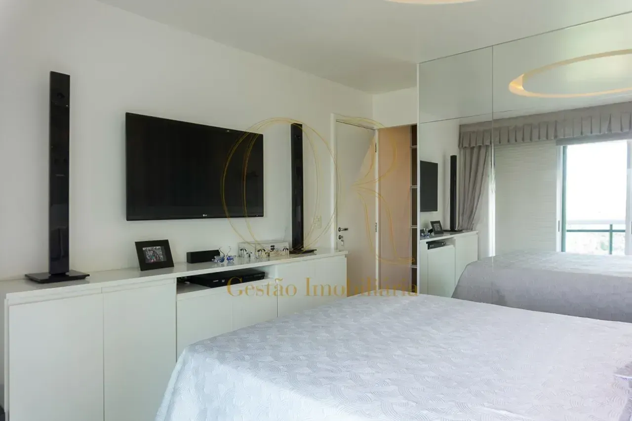 Apartment with 4 bedrooms and a closed gas kitchen — photo 21