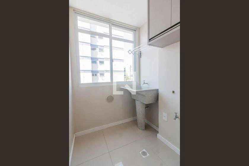 Apartamento sem mobília com 1 quarto e 1 banheiro — photo 22