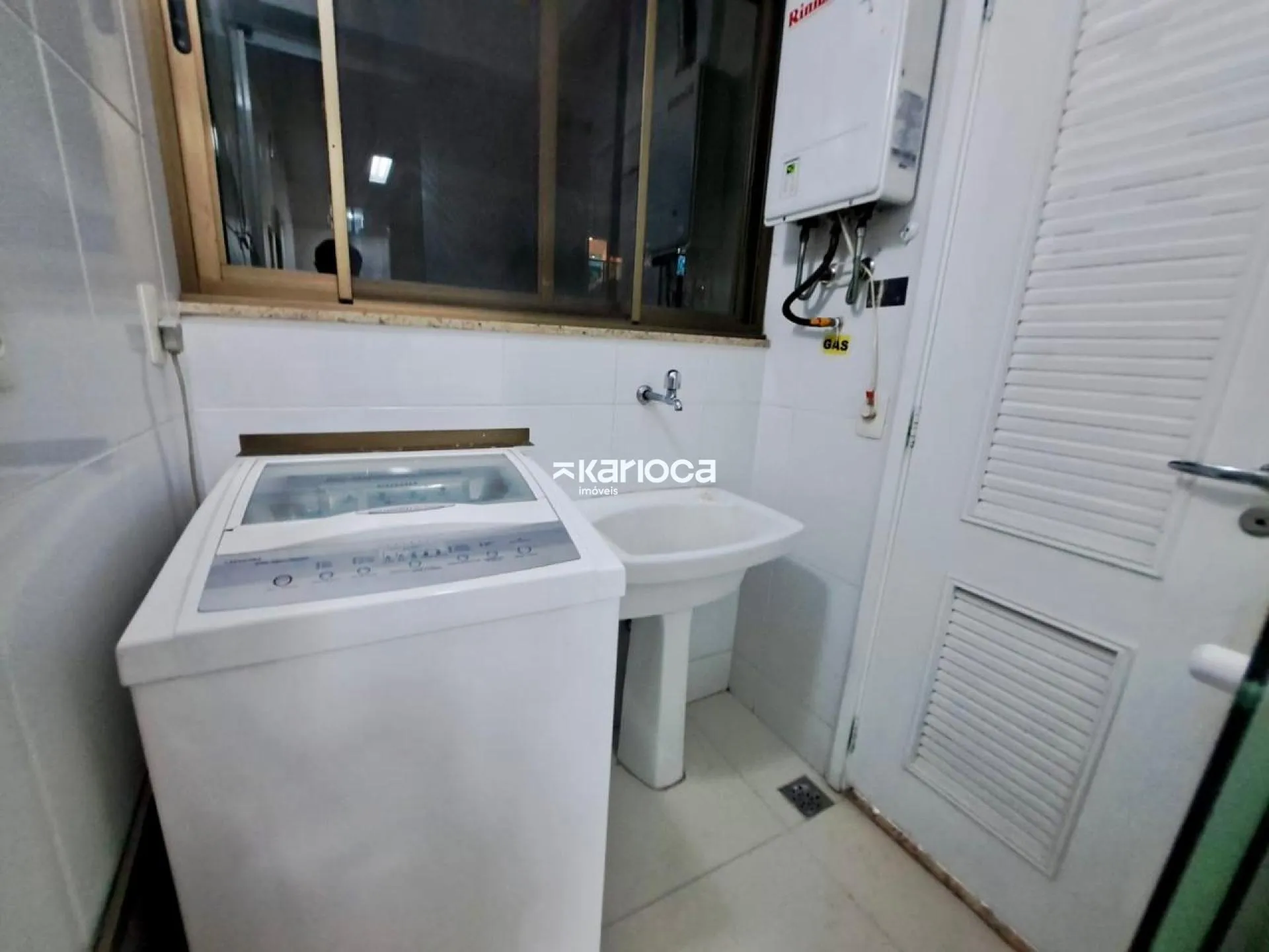 3-bedroom apartment with a washing machine — photo 10
