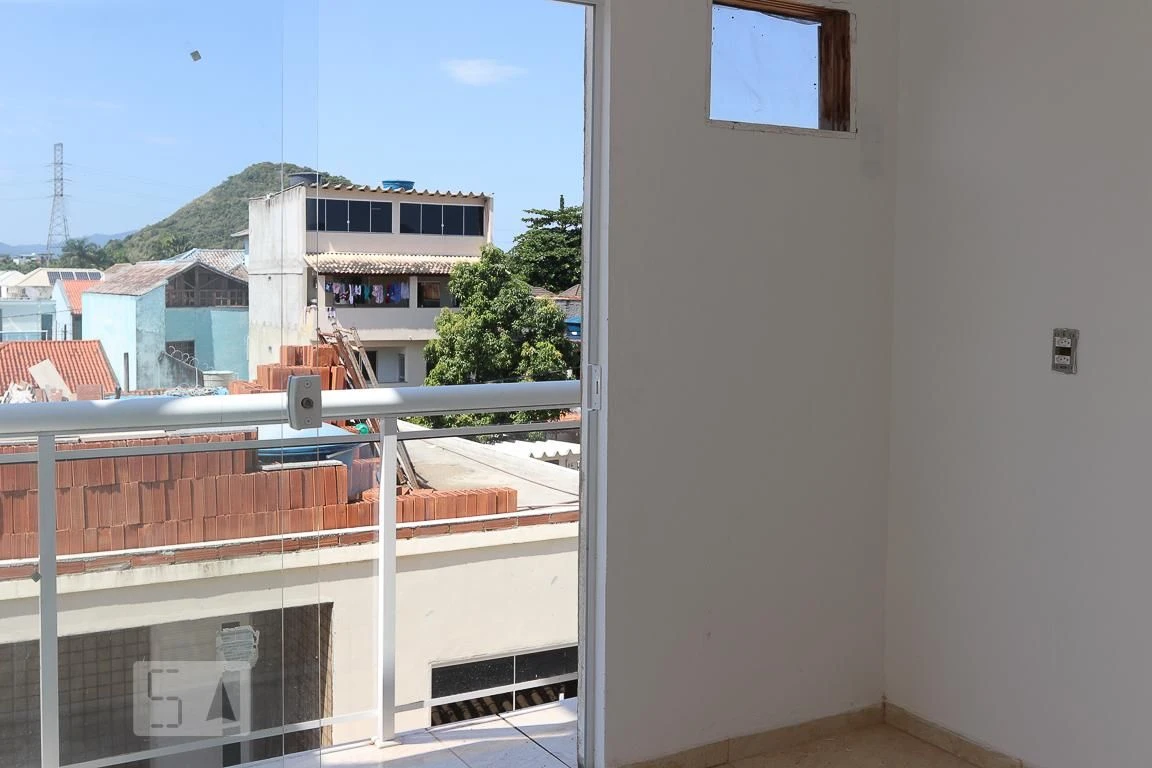 Unfurnished apartment with 2 bedrooms and a balcony — photo 35