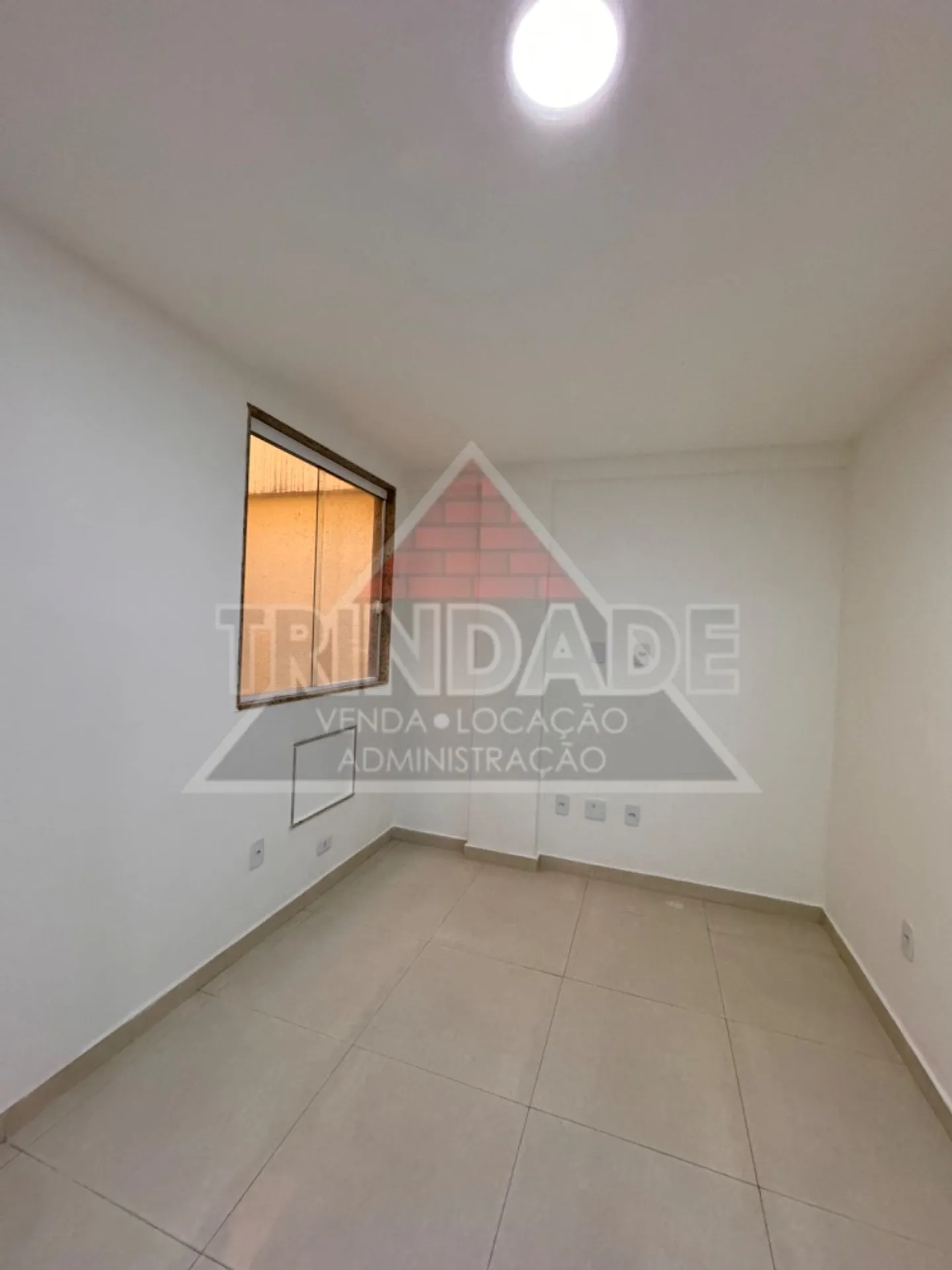 1-bedroom unfurnished apartment with glass shower box — photo 4