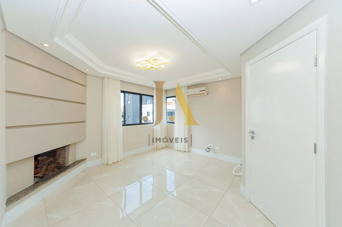 Furnished apartment, 210 m², with a glass-enclosed balcony — photo 23