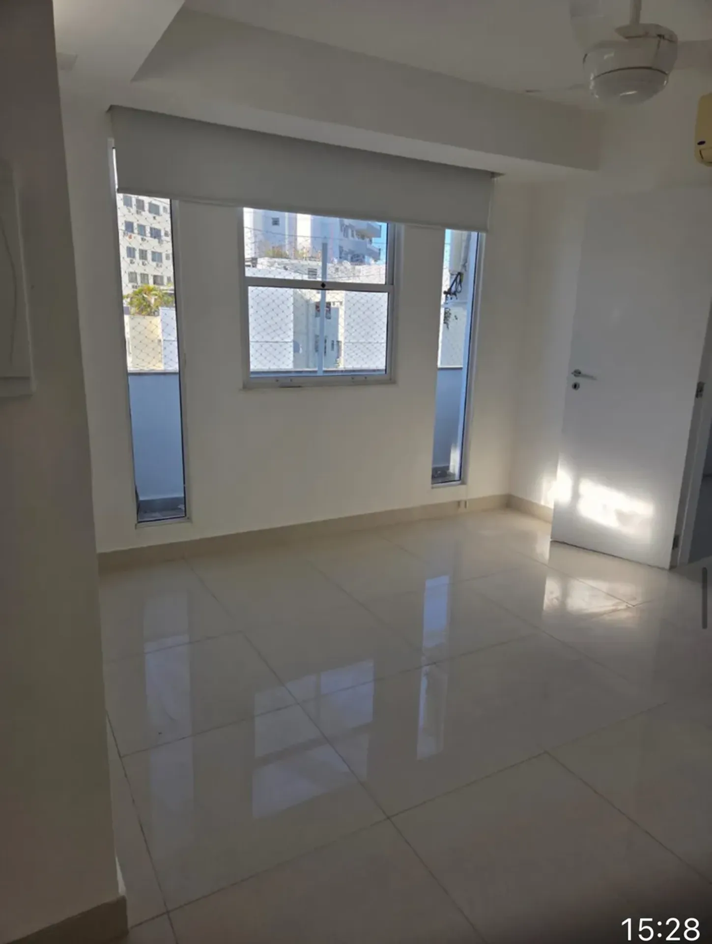 Unfurnished 3-bedroom apartment with terrace views — photo 25