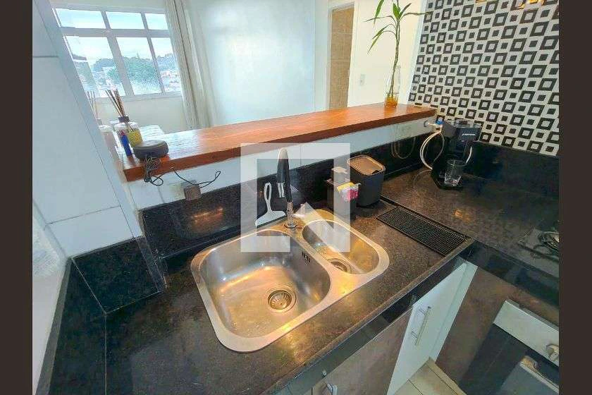 Apartamento de 2 quartos com box de vidro e ducha elétrica — photo 29