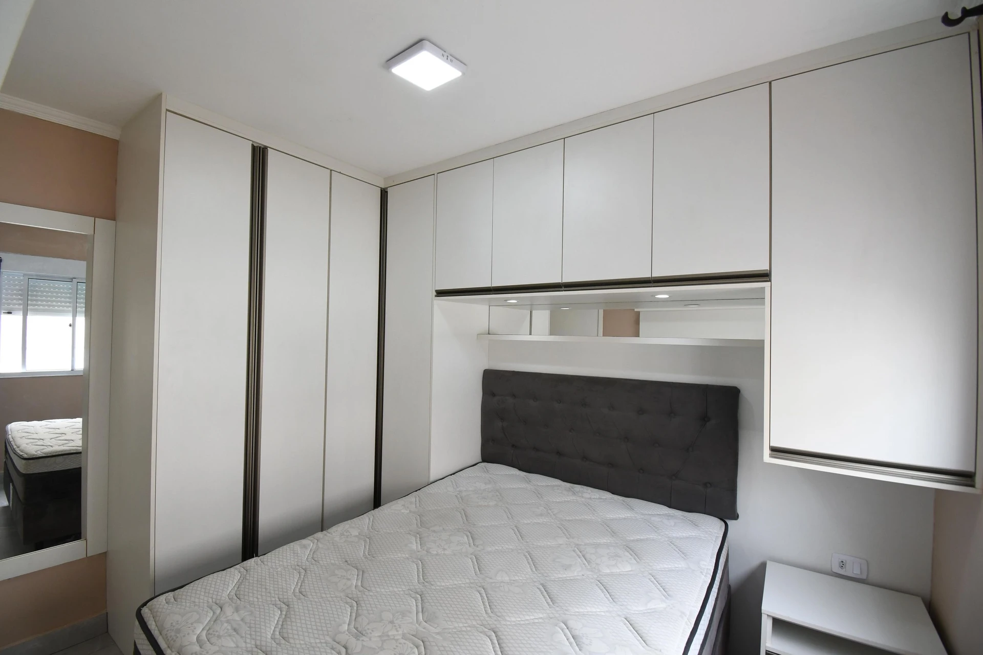 2-bedroom apartment in a building with a gym — photo 7