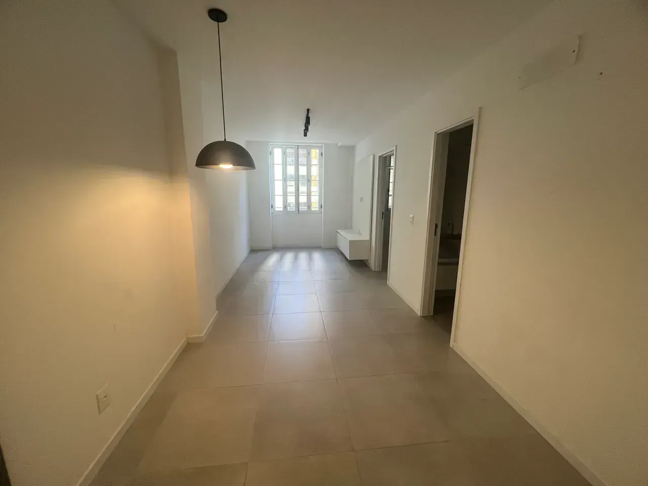 Furnished 1-bedroom apartment with separate gas kitchen — photo 8