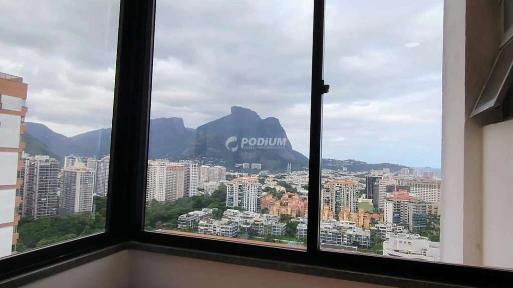 4-bedroom apartment with sauna in the building and 180 m² — photo 24