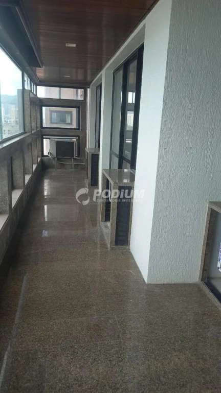 4-bedroom 315 m² apartment with separate kitchen — photo 7