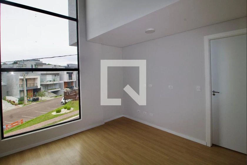 3-bedroom house with floor-to-ceiling windows — photo 5