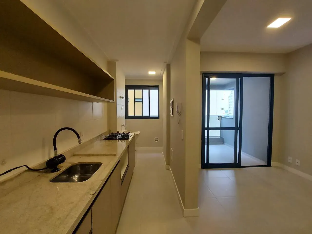 Furnished apartment, 68 m², with a grill on the balcony — photo 43