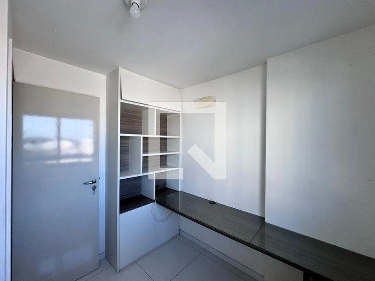 Furnished apartment, 80 m², with a glass-enclosed balcony — photo 44