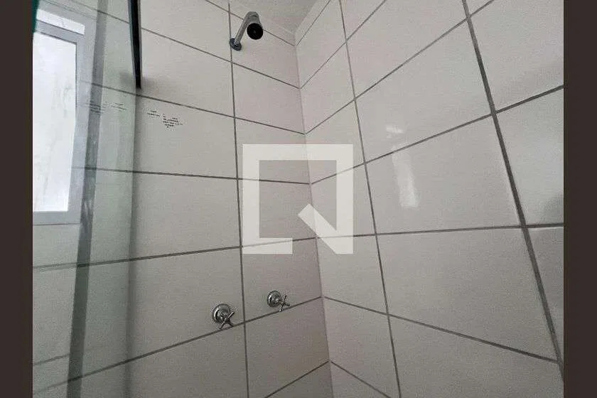 Квартира з 2 спальнями та дерев'яною підлогою або ламінатом — photo 32