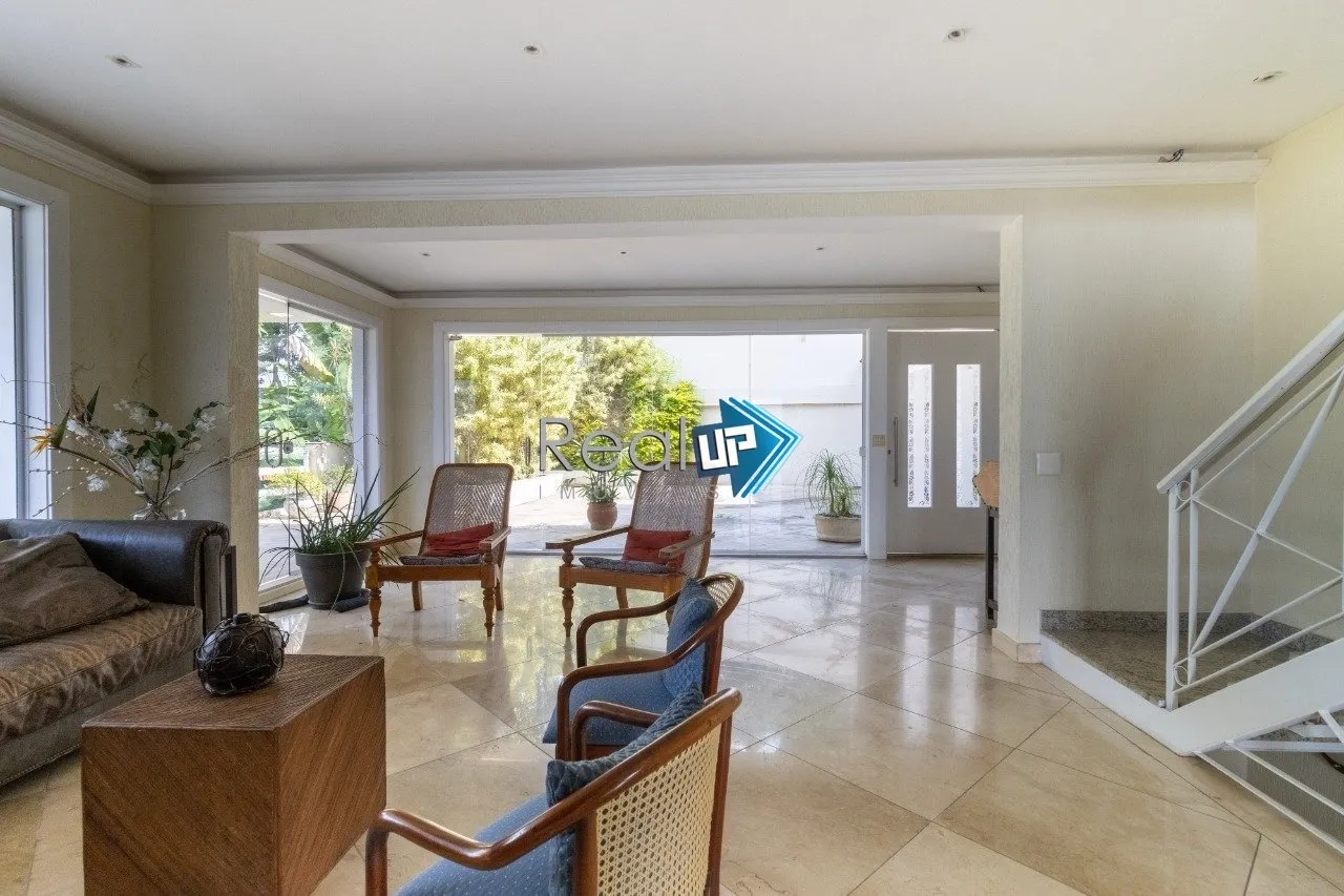 Condominium house with 5 bedrooms and 1081 m² plus laundry — photo 20