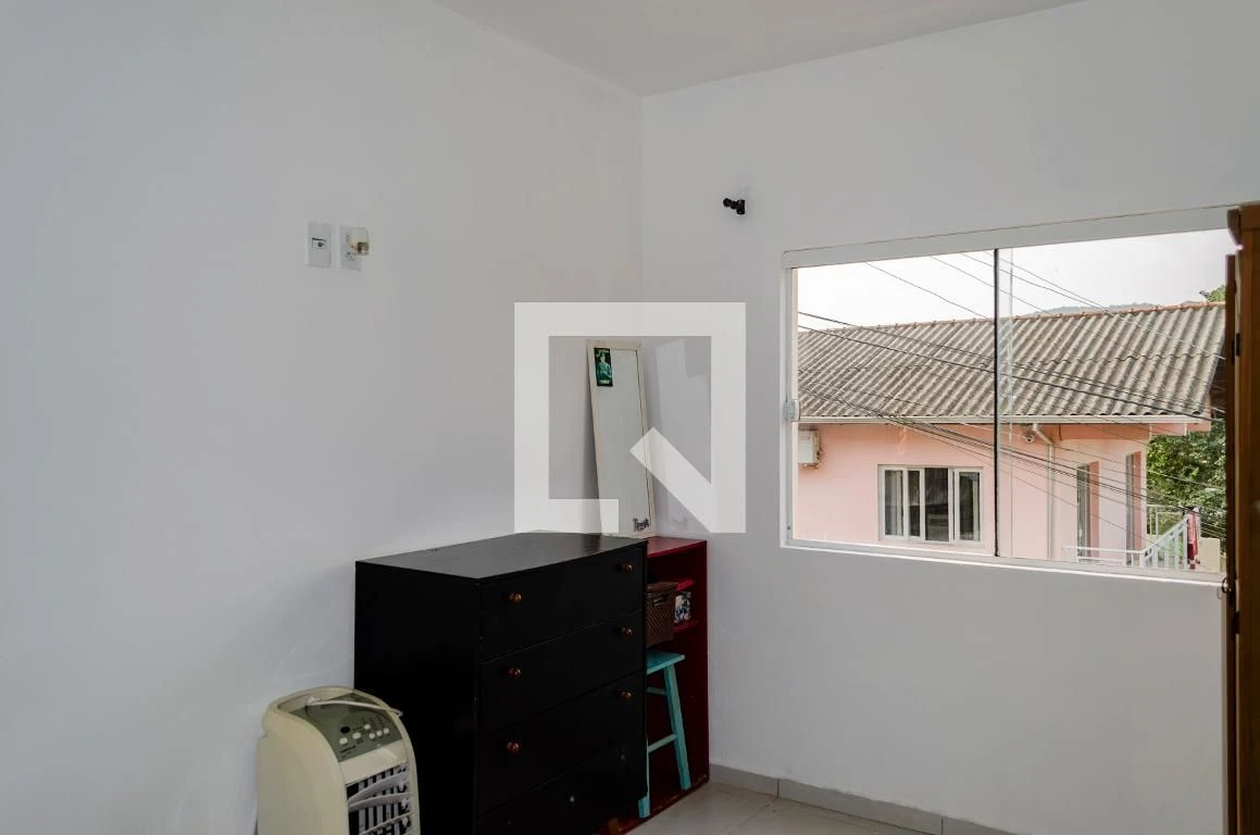 3-bedroom house with a mountain view in Florianópolis — photo 29