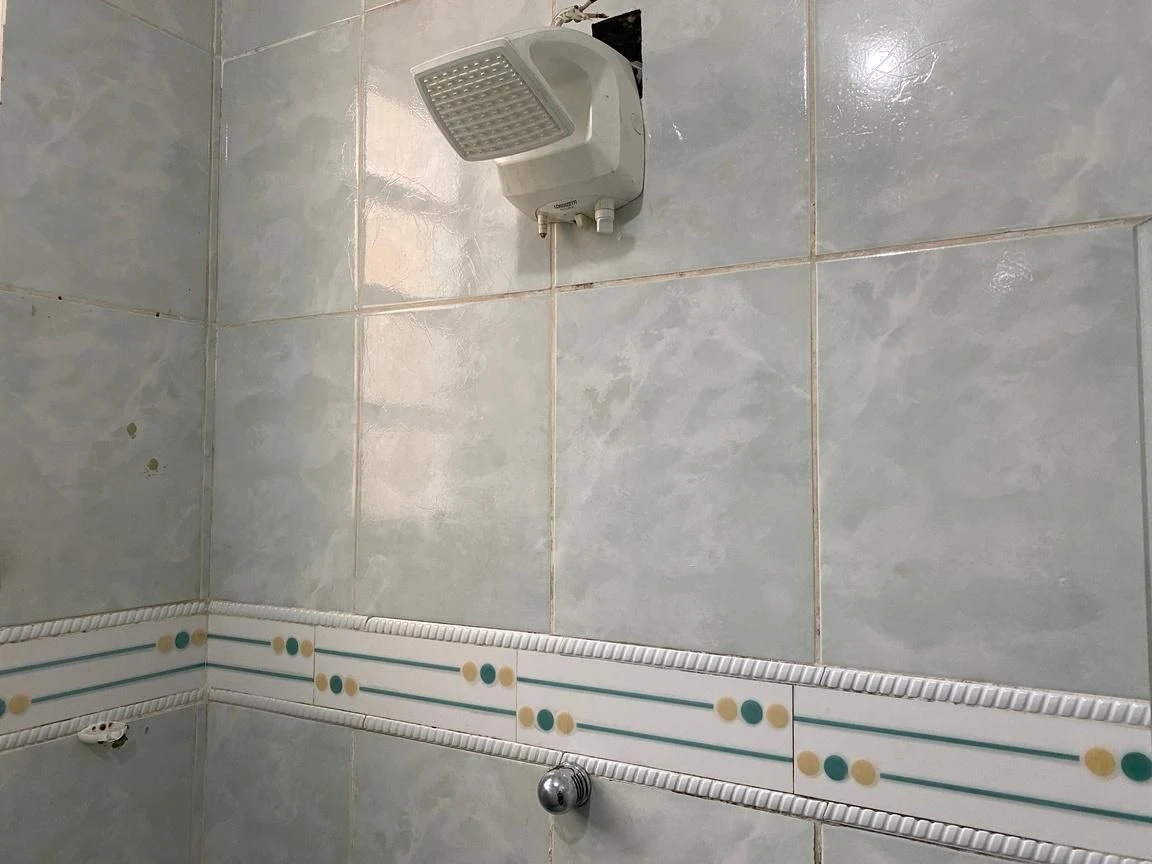 Unfurnished 3-bedroom apartment with 1 bathroom — photo 7