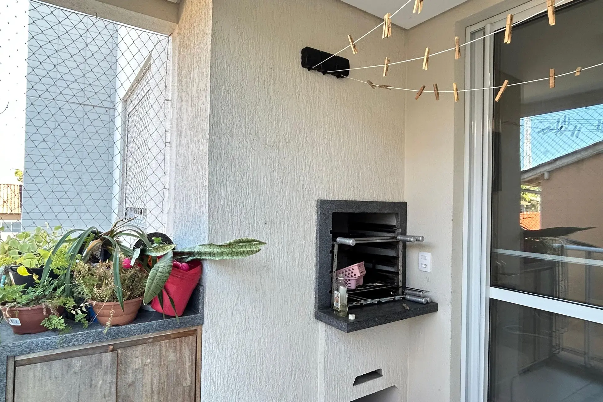 3-bedroom apartment with a grill on the balcony — photo 15
