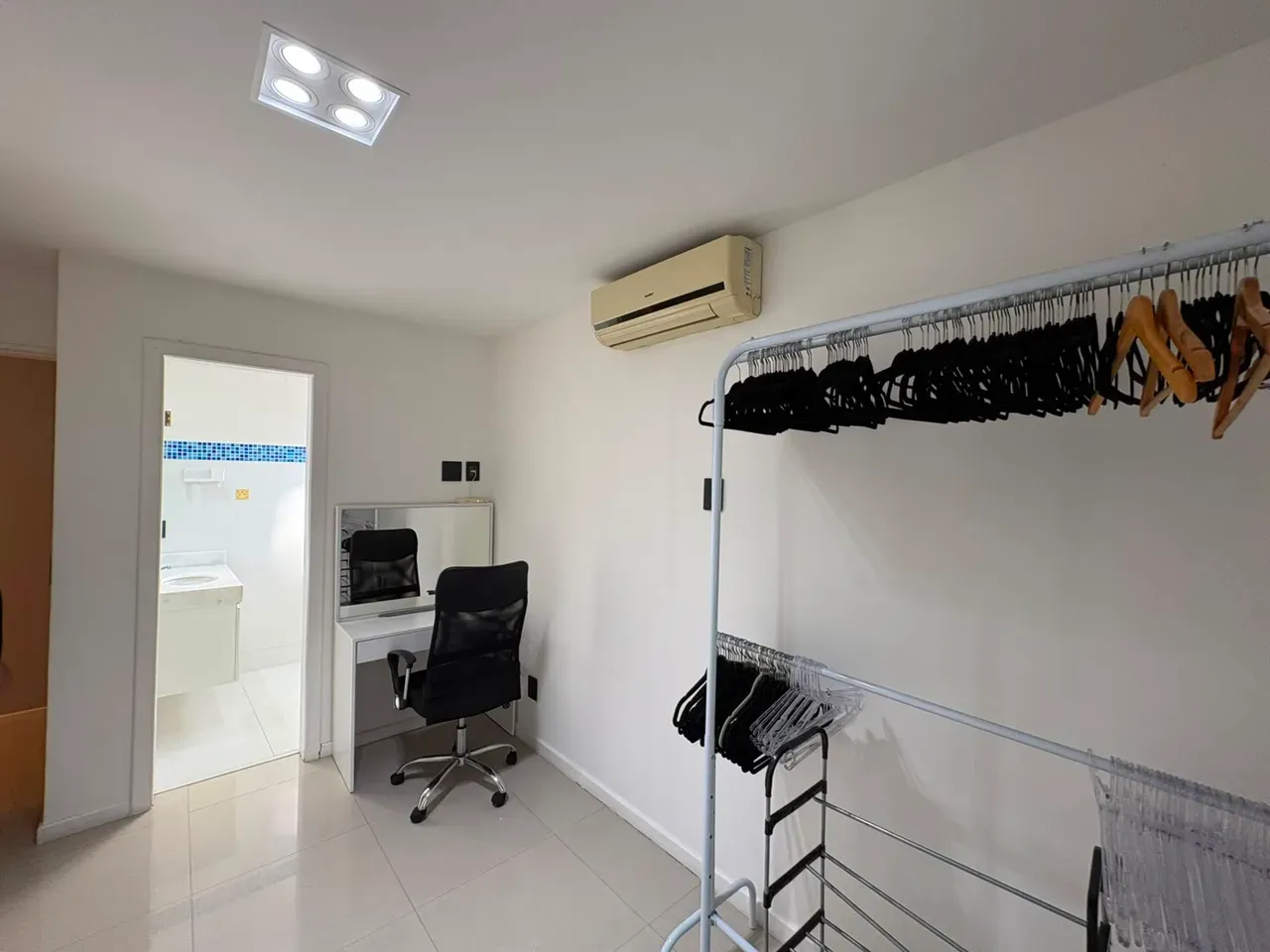 Furnished 266 m² house with 6 bedrooms and balcony grill — photo 16