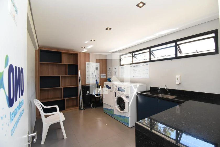 Furnished 1-bedroom apartment with enclosed balcony — photo 19