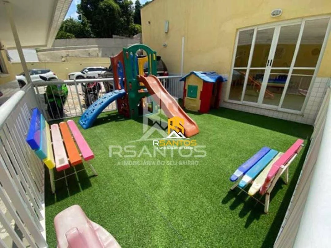2-bedroom apartment in a building with a pool — photo 12