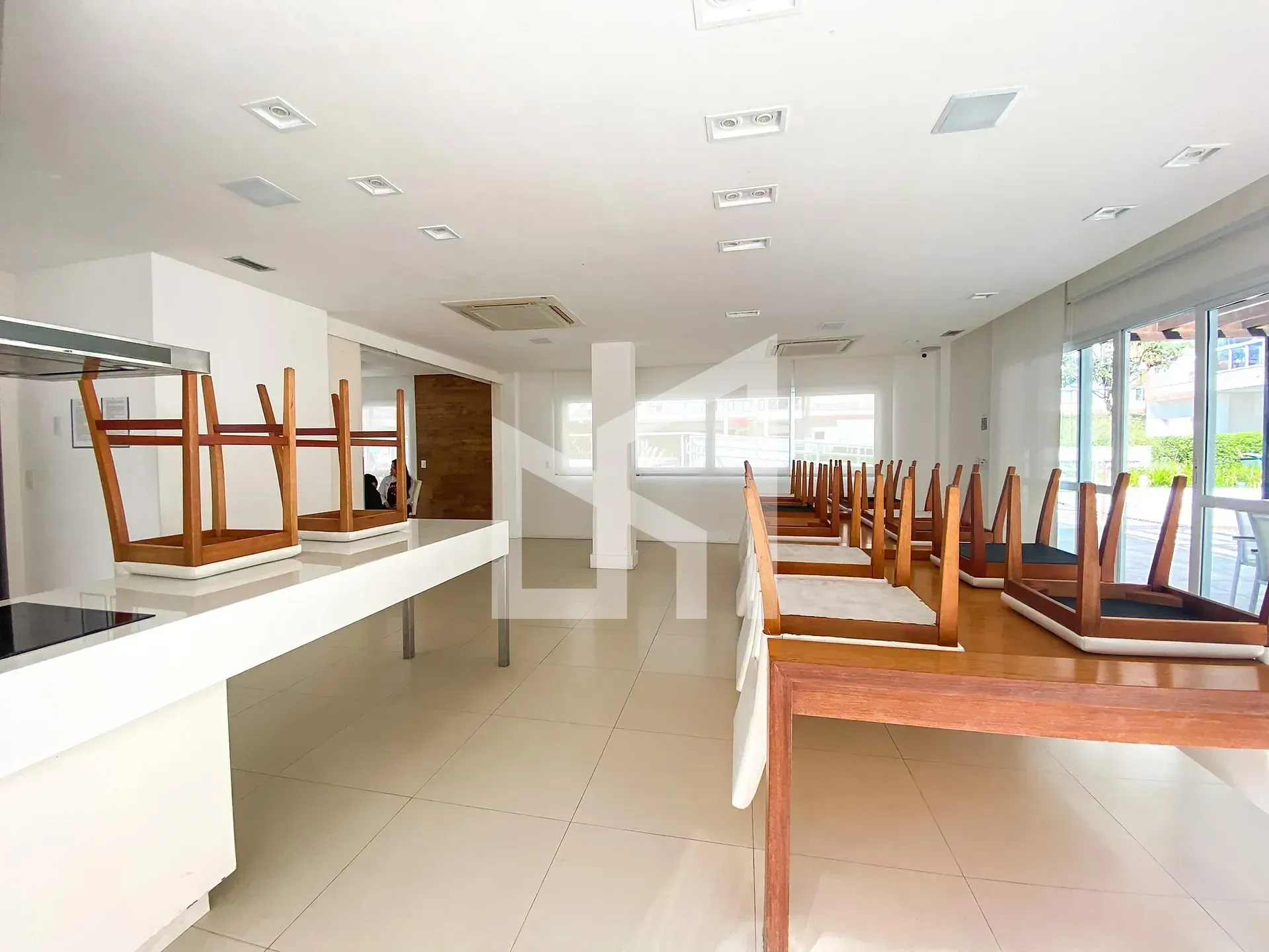 Mountain view in a 2-bedroom apartment, 69 m² — photo 10
