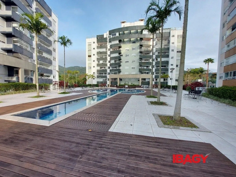 Furnished apartment with 2 bedrooms and 79 m² — photo 35