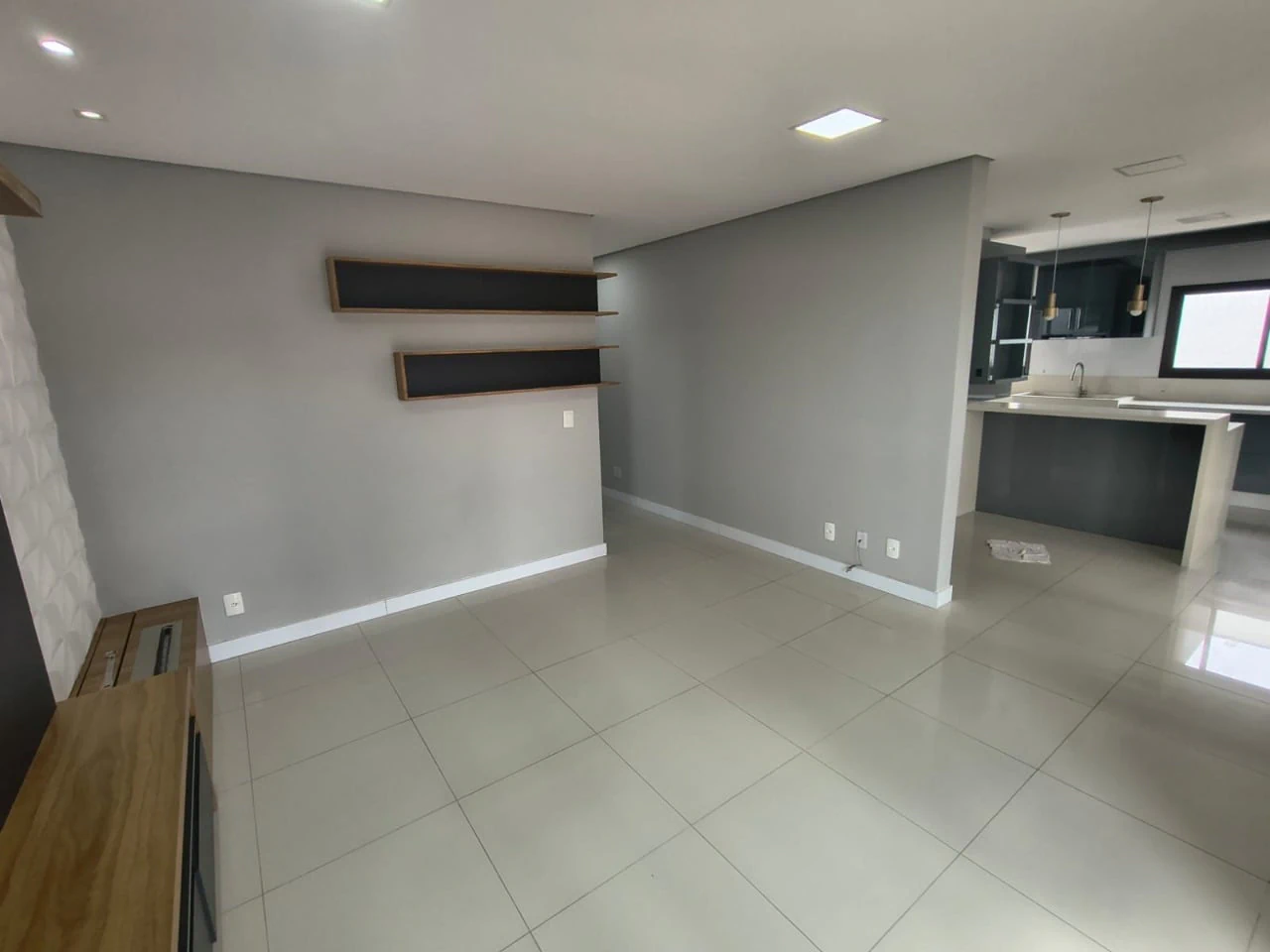 Apartment, 108 m², with floor-to-ceiling windows