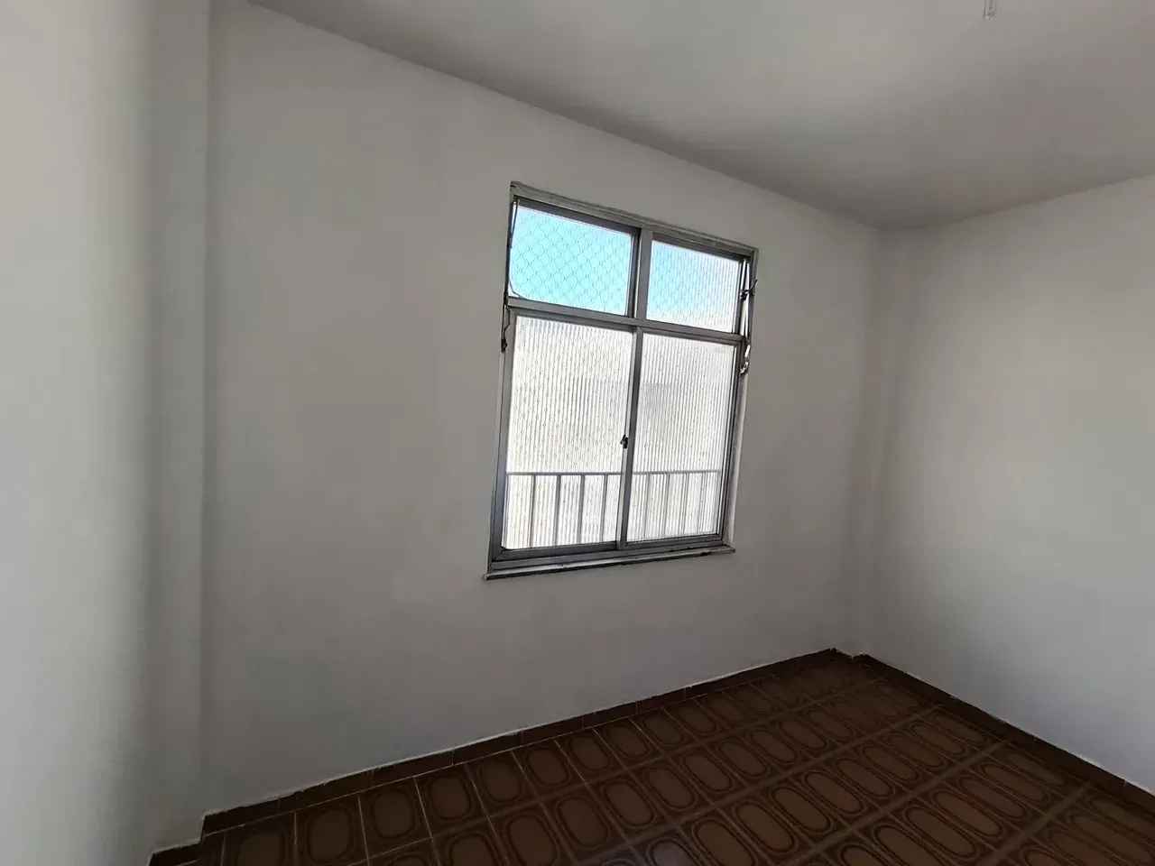 Apartment with 2 bedrooms and a glass shower enclosure — photo 6