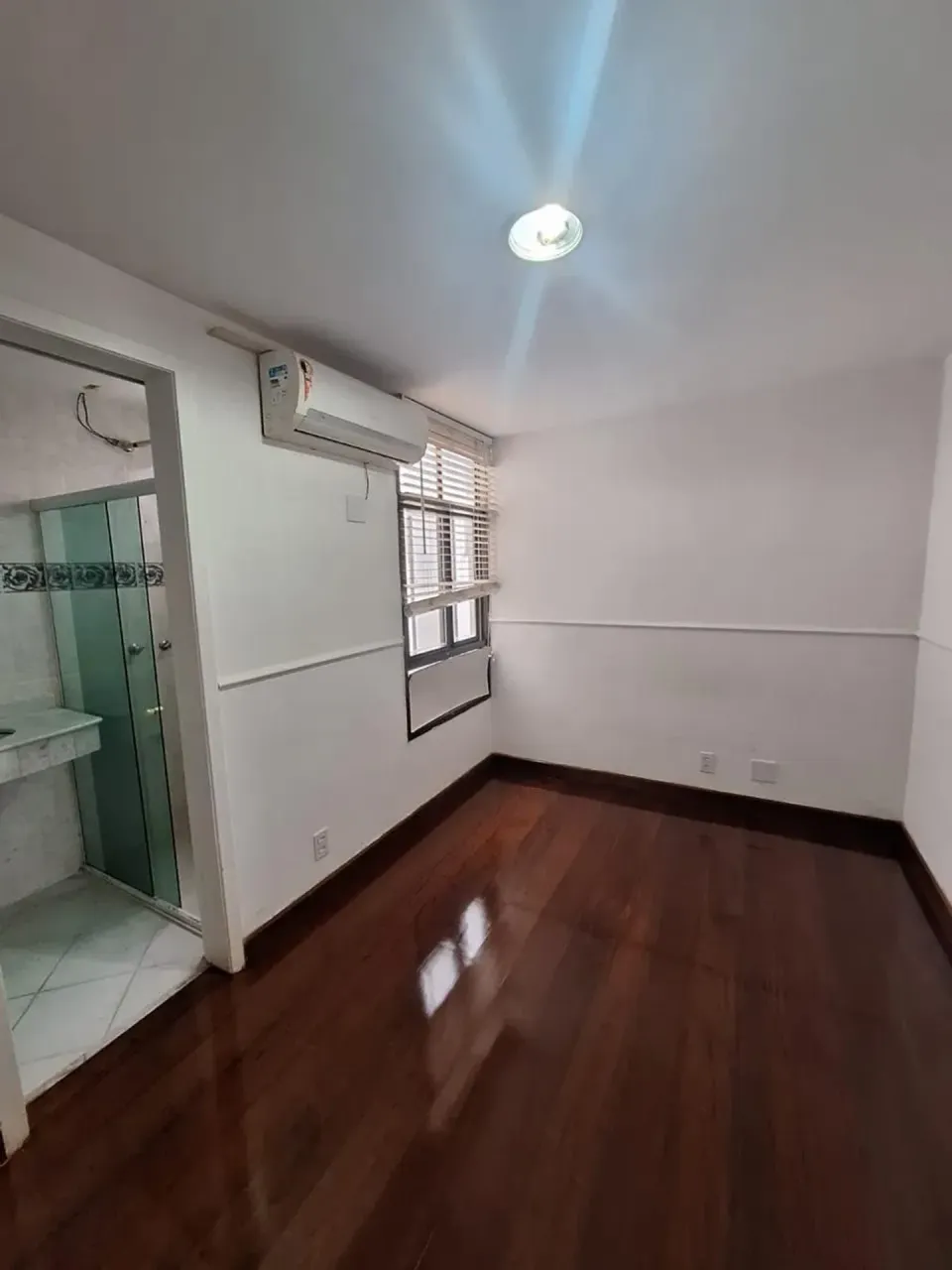 Apartamento sem mobília com 3 quartos e varanda — photo 11