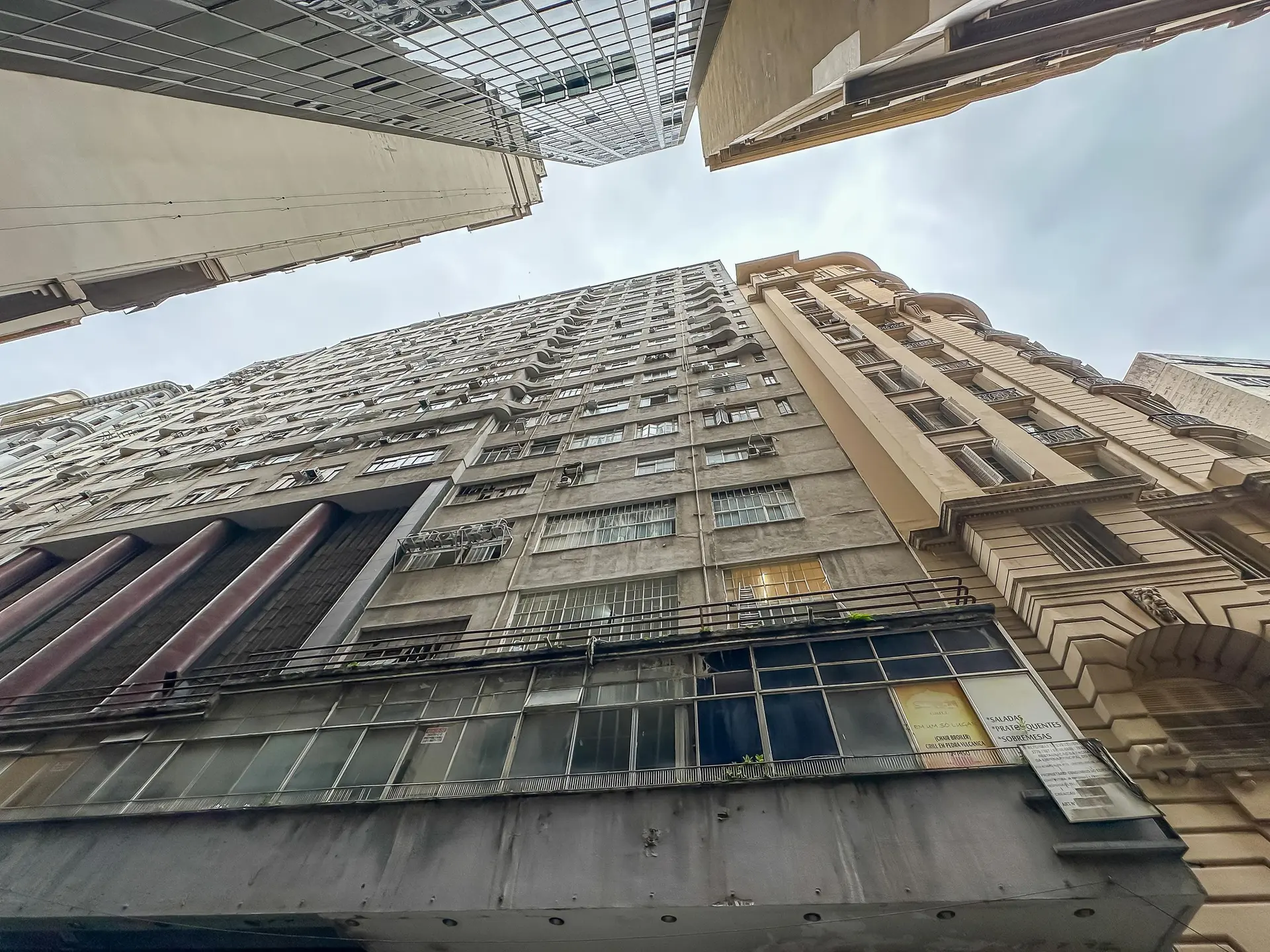 Furnished studio, 30 m², with floor-to-ceiling windows — photo 9