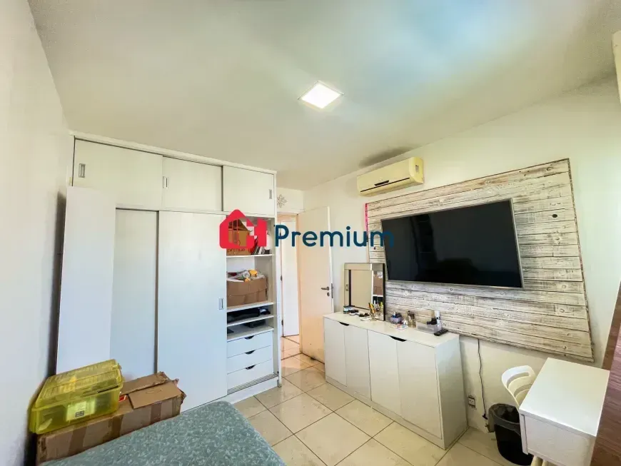 Home office in a 3-bedroom apartment, 200 m² — photo 9