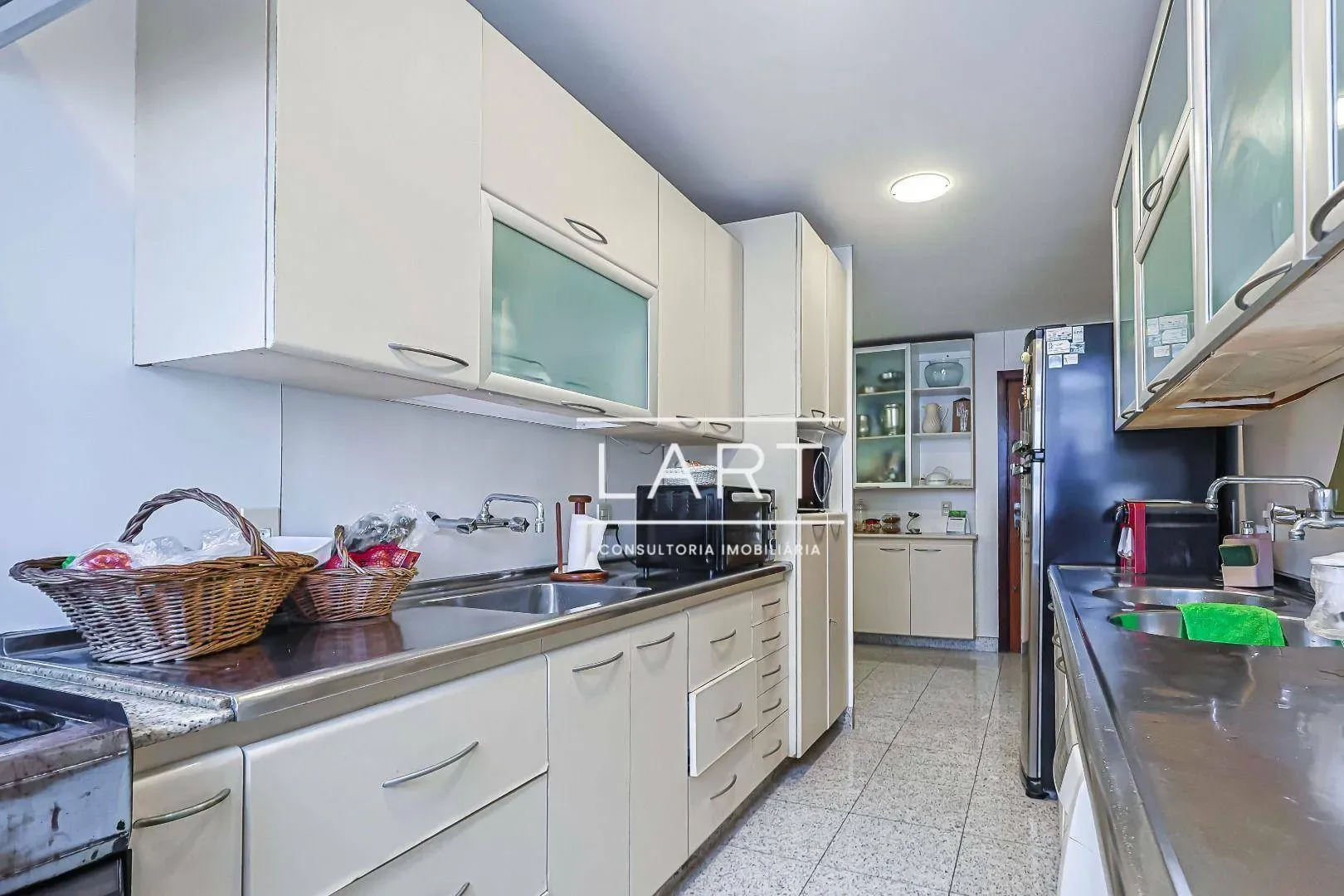 Apartamento com 3 quartos e 3 banheiros, 220 m² — photo 36