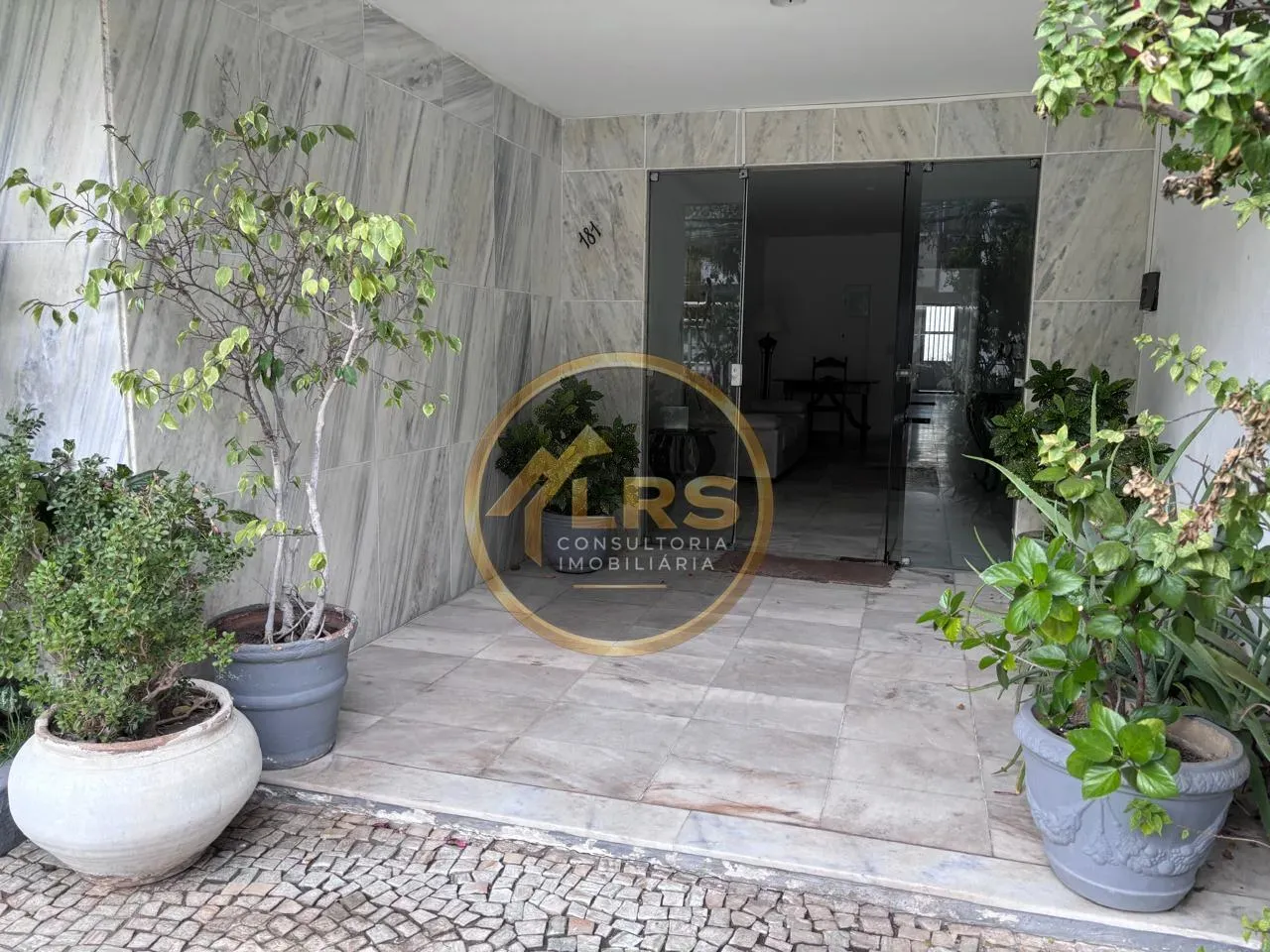 3-bedroom apartment with a home office in Rio de Janeiro — photo 24