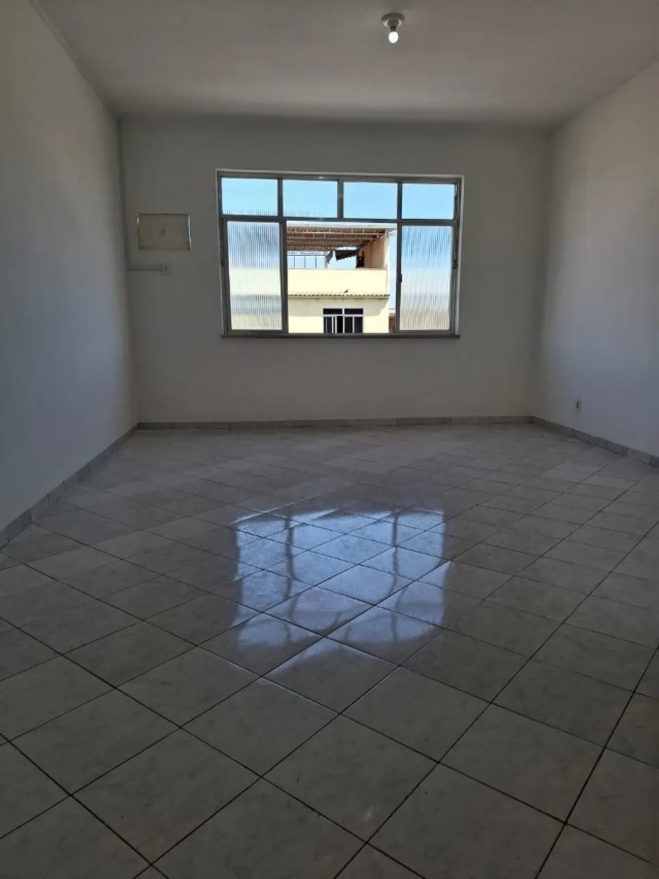 Unfurnished studio with 1 bedroom and 1 bathroom
