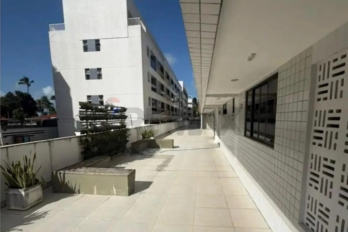 Furnished 3-bedroom apartment with windows on water — photo 13