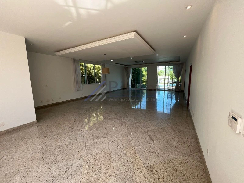 Casa de 6 quartos com ar-condicionado e 1500 m² — photo 2