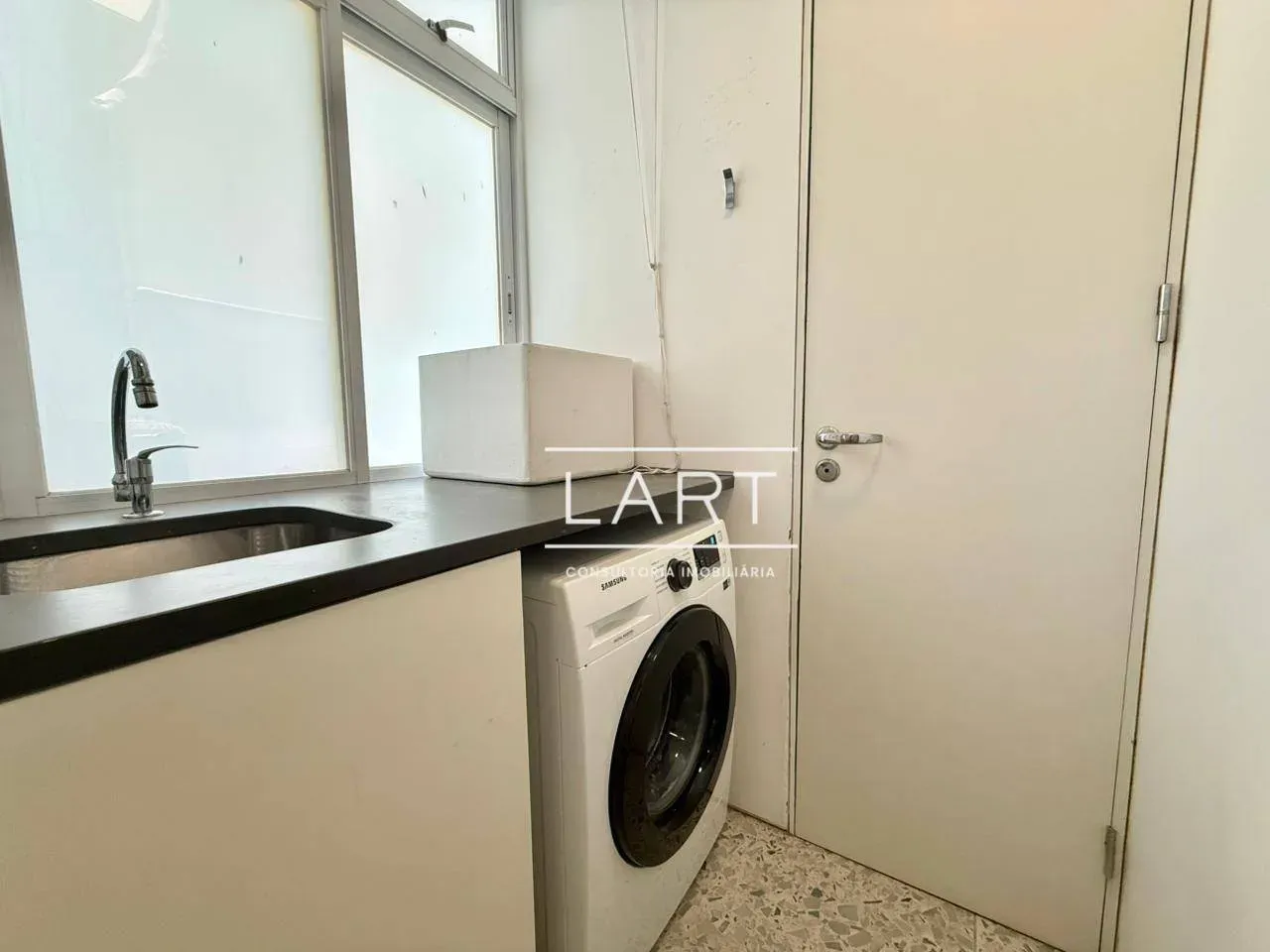 Furnished 2-bedroom apartment with 3 bathrooms — photo 34