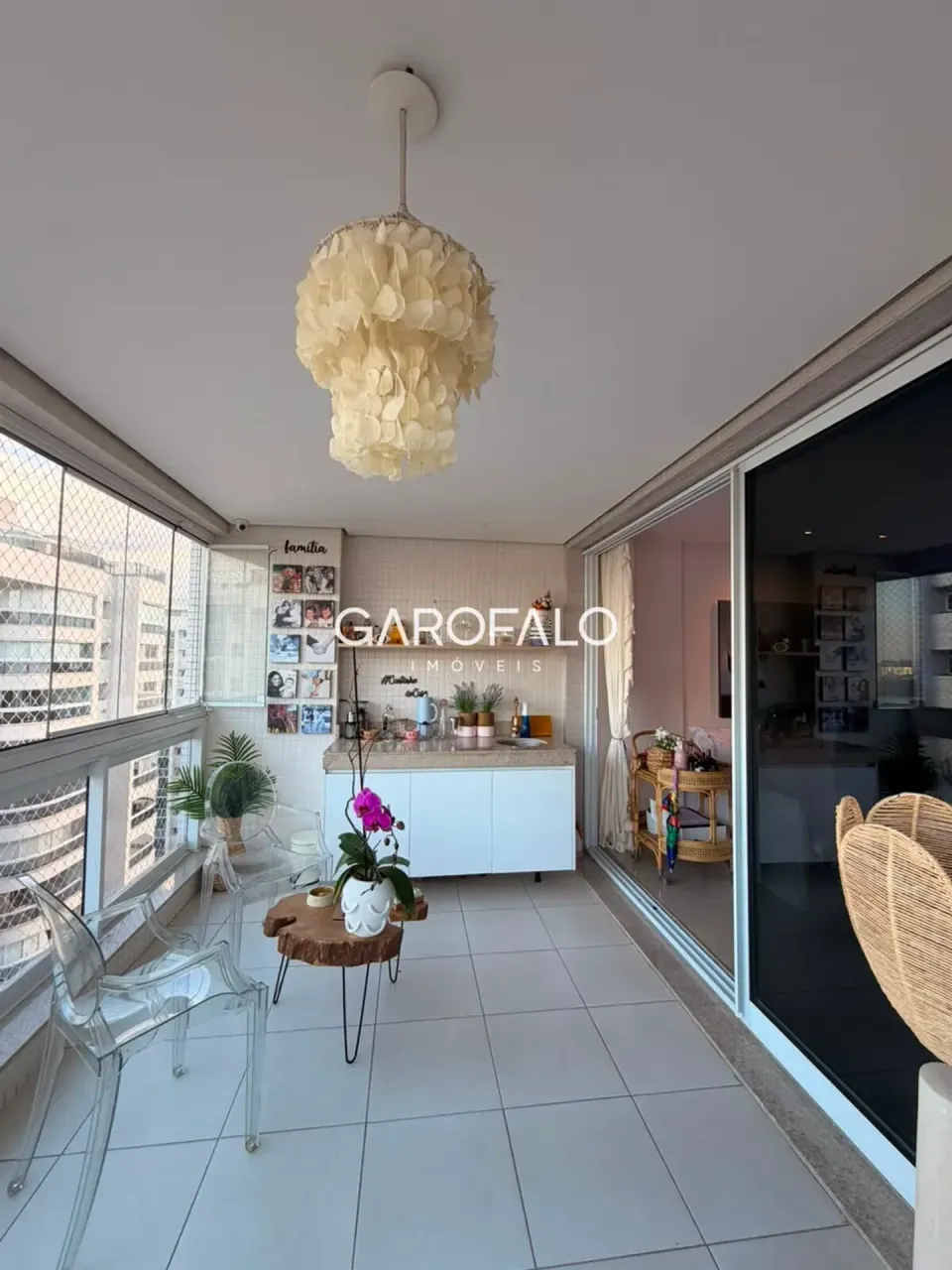 Furnished apartment with 3 bedrooms and a glassed-in balcony — photo 15