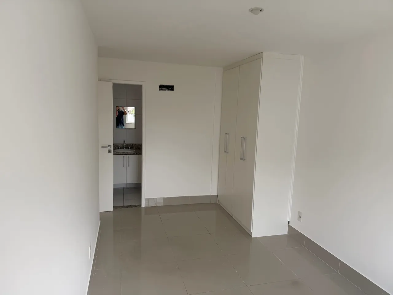 5-bedroom apartment in a building with a pool — photo 20